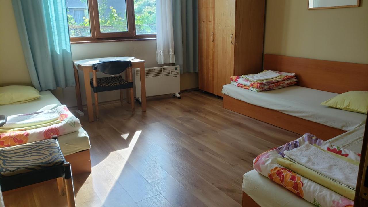 Mihaela Lake Retreat Yuvalar Esterno foto