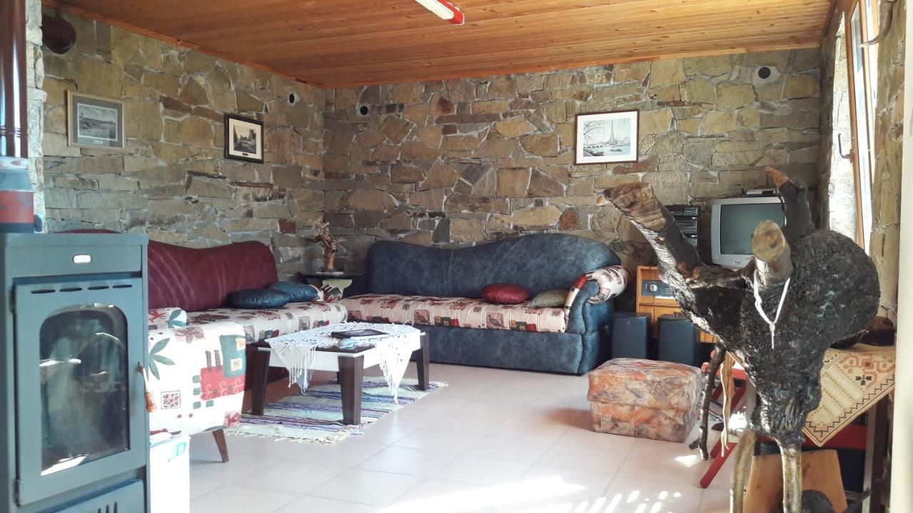 Mihaela Lake Retreat Yuvalar Esterno foto