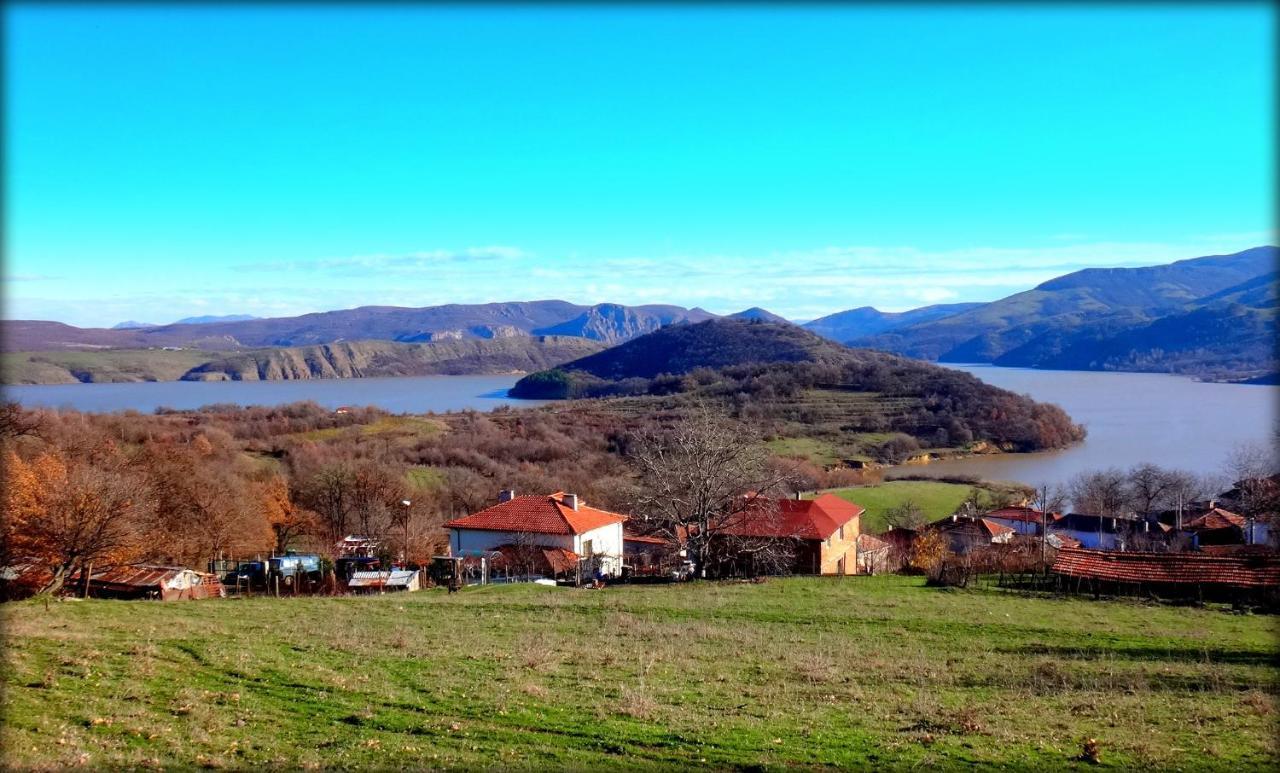 Mihaela Lake Retreat Yuvalar Esterno foto