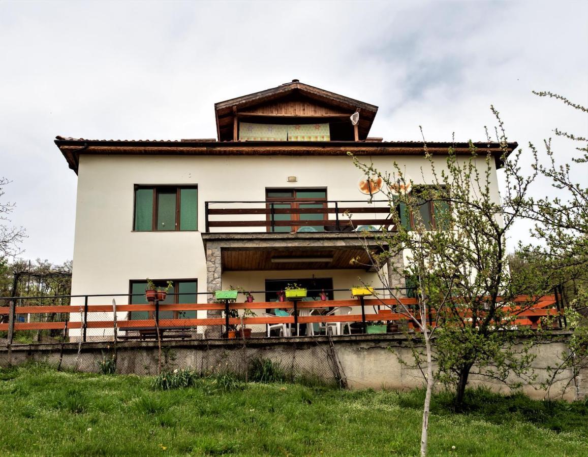 Mihaela Lake Retreat Yuvalar Esterno foto